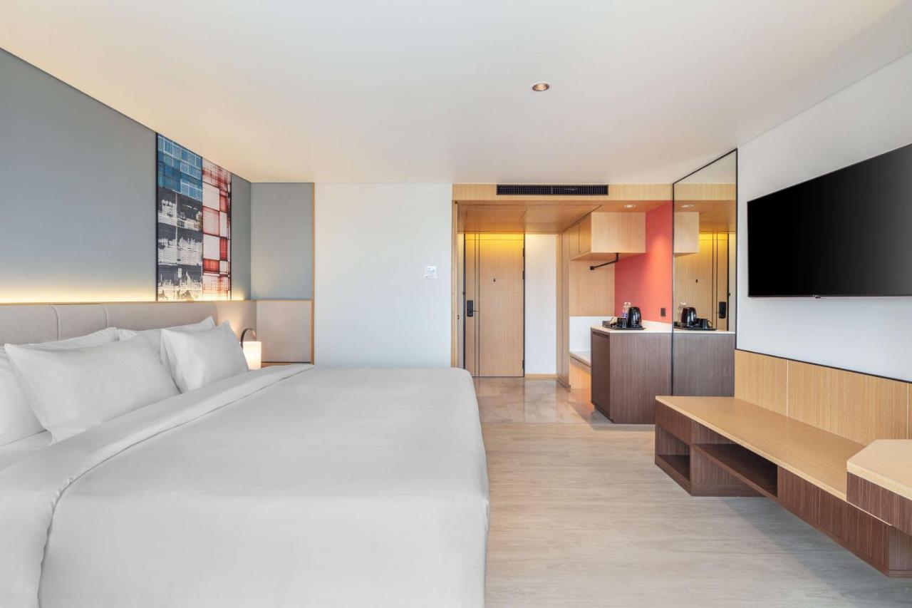 Best Western Click Sathorn 11 Bangkok Exterior photo