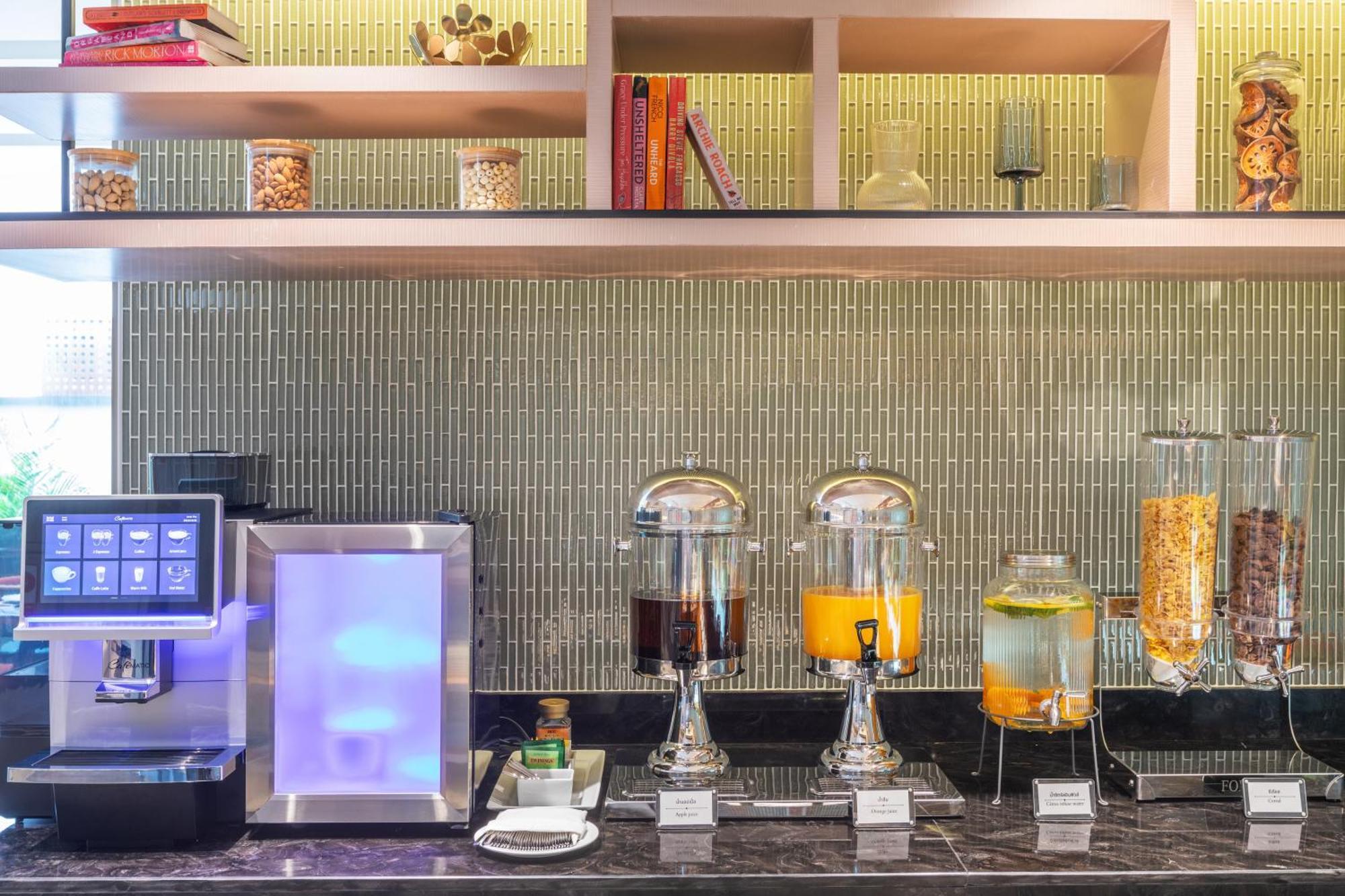 Best Western Click Sathorn 11 Bangkok Exterior photo