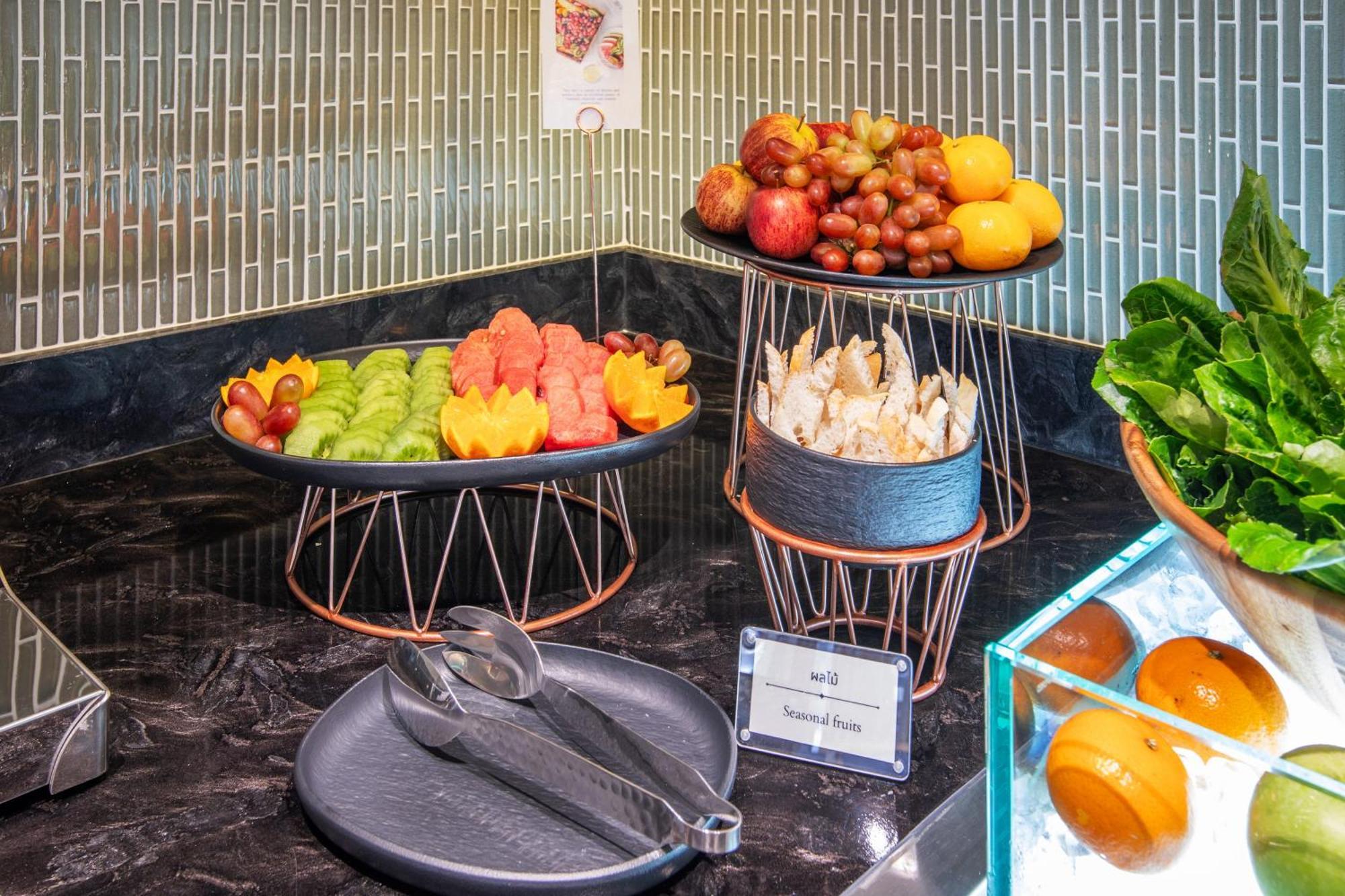 Best Western Click Sathorn 11 Bangkok Exterior photo