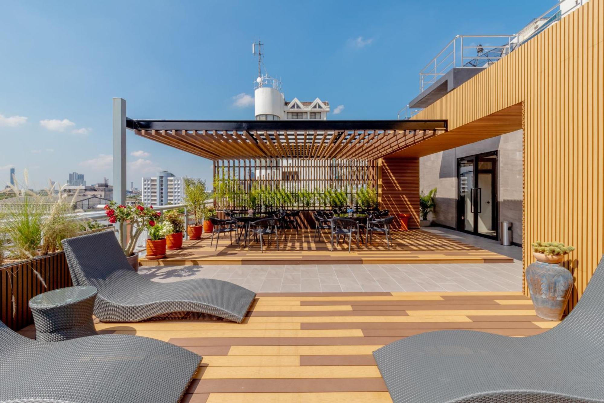 Best Western Click Sathorn 11 Bangkok Exterior photo